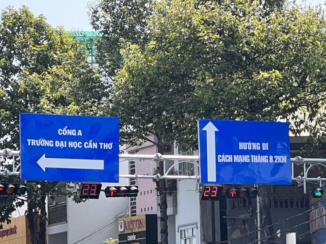 Thi công biển báo