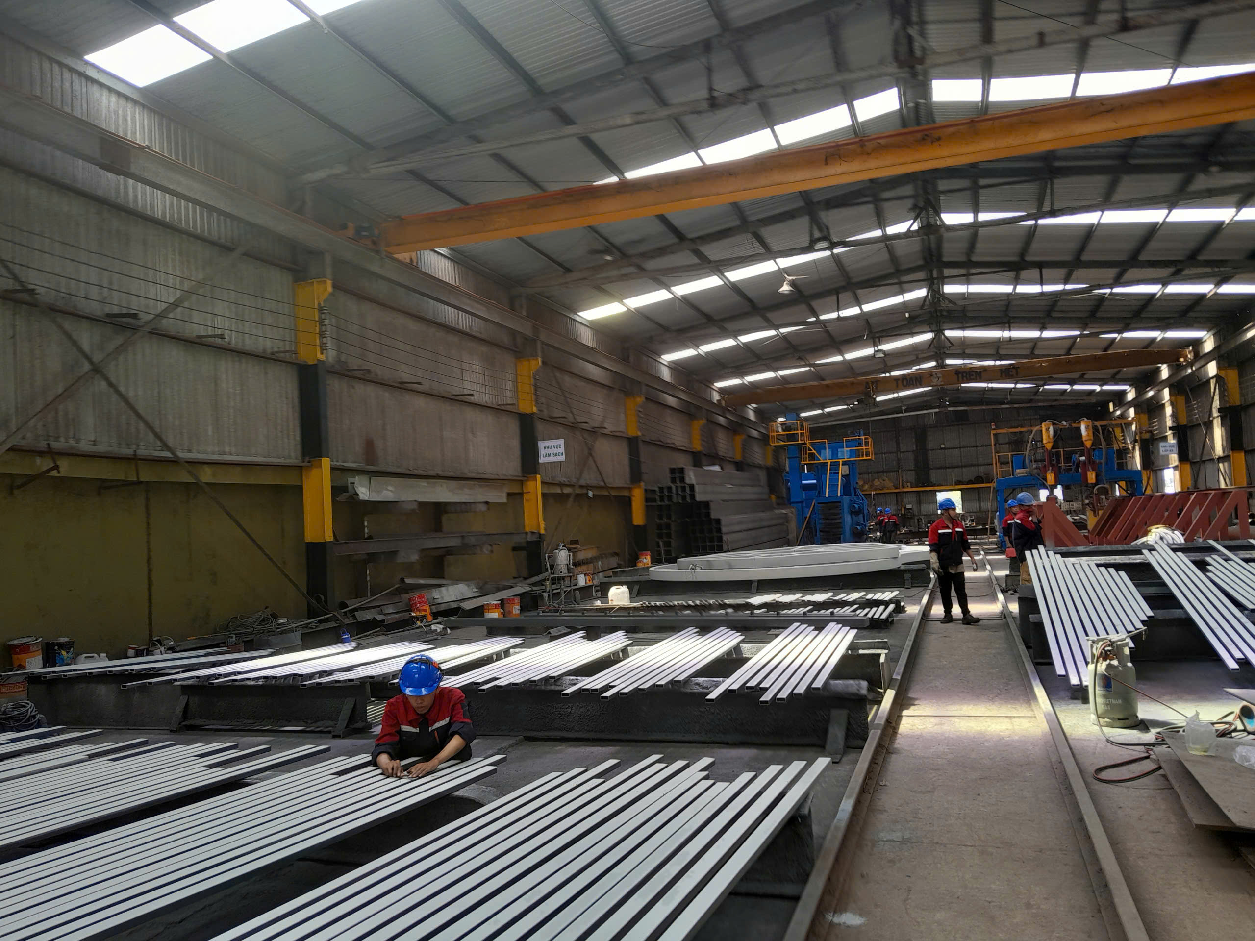 XƯỞNG SẢN XUẤT GIA CÔNG KẾT CẤU THÉP