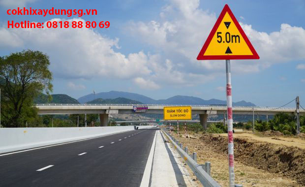 Cơ Khí Xây Dựng SG – Đơn vị cung cấp cột biển báo giao thông uy tín, đạt chuẩn