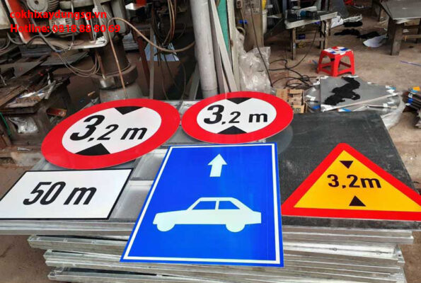 Cơ Khí Xây Dựng SG – Đơn vị sản xuất biển chỉ dẫn đúng quy chuẩn, độ bền cao