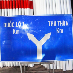 Biển báo giao thông hình chữ nhật