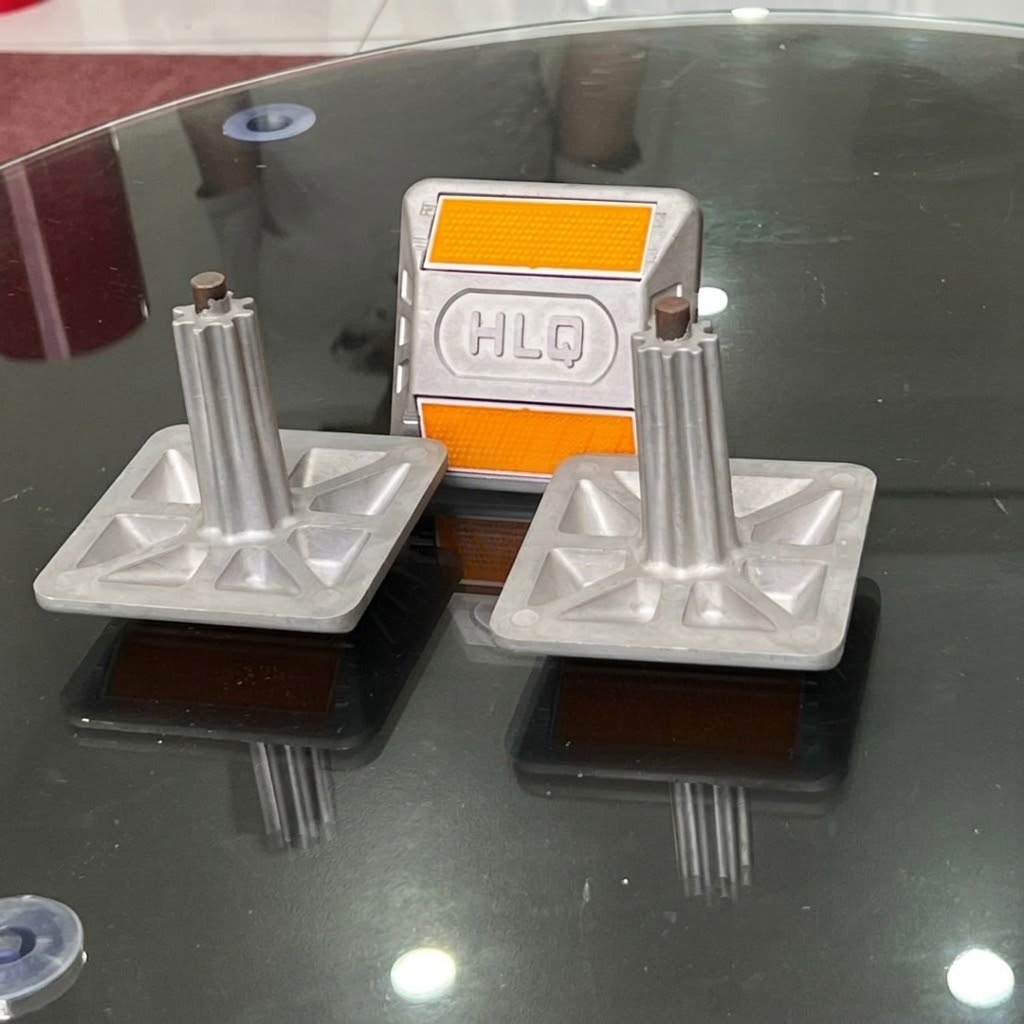 Đinh phản quang nhôm HLQ