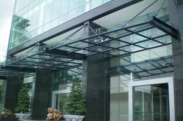 Mái canopy kính cường lực